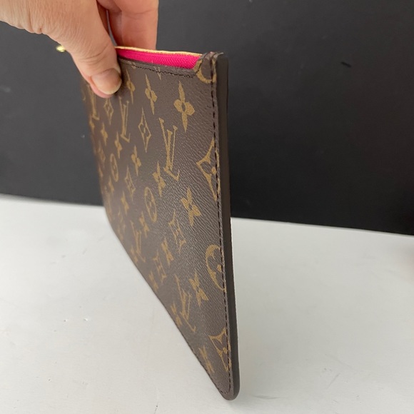 New authentic neverfull GM pink wallet - Picture 9 of 10